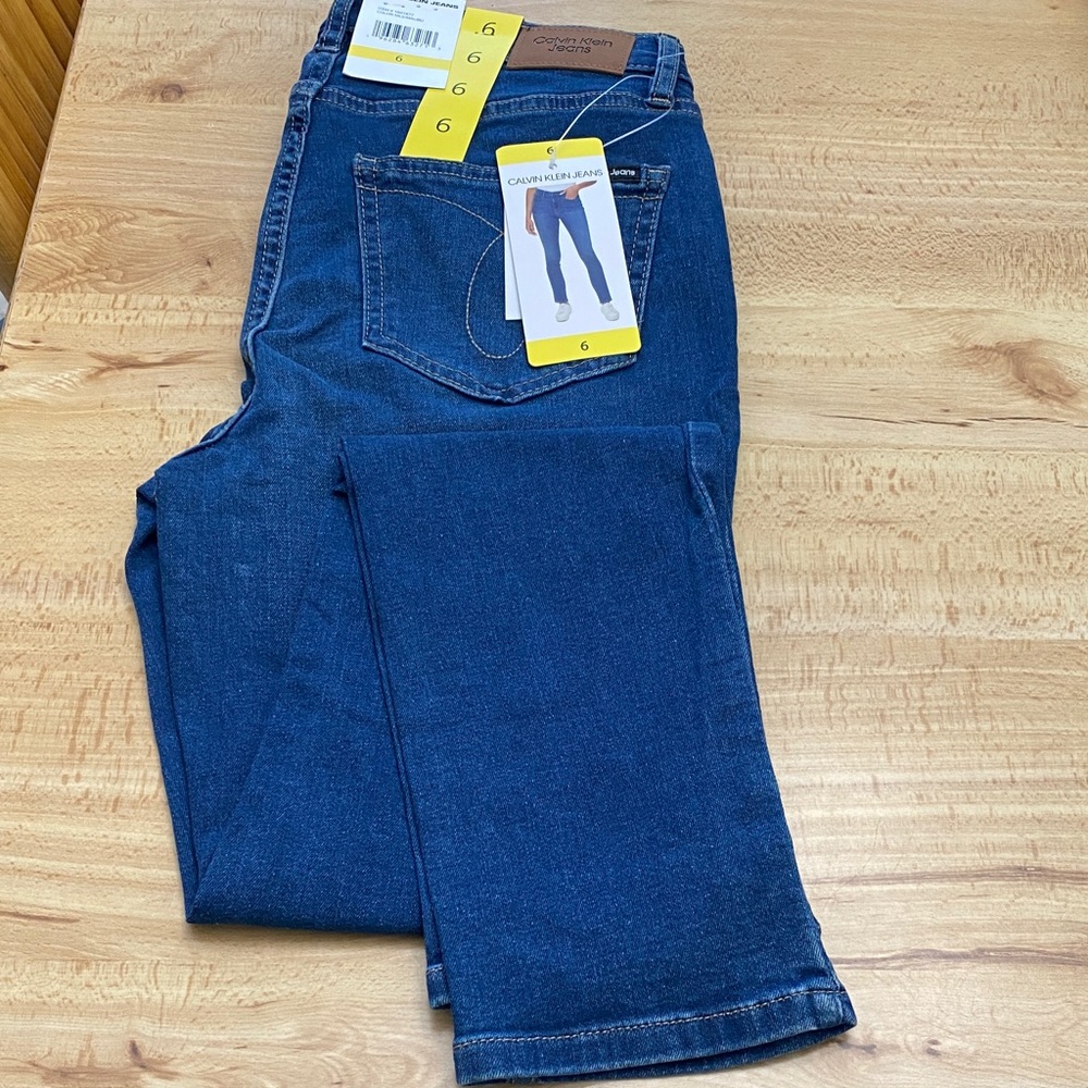 Calvin Klein NWT Women’s high rise skinny straight leg jeans